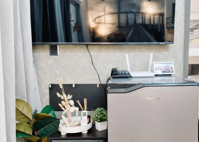 Antara-queenbed-balcony-hotshower-workstation-washingmachine-fullkitchen 4* 탈리세이