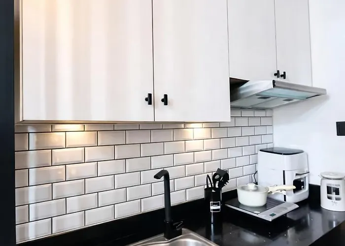 Antara-queenbed-balcony-hotshower-workstation-washingmachine-fullkitchen